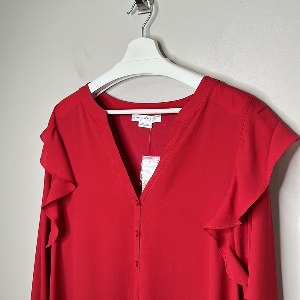 NWT Penningtons Red Mixed Media Blouse With Ruffle Shoulders - Picture 4 of 14